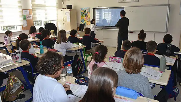MEB'den yeni müfredat: Adabımuaşeret
