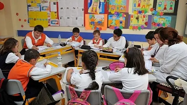 MEB'in yeni müfredatına uygun ders kitapları hazır
