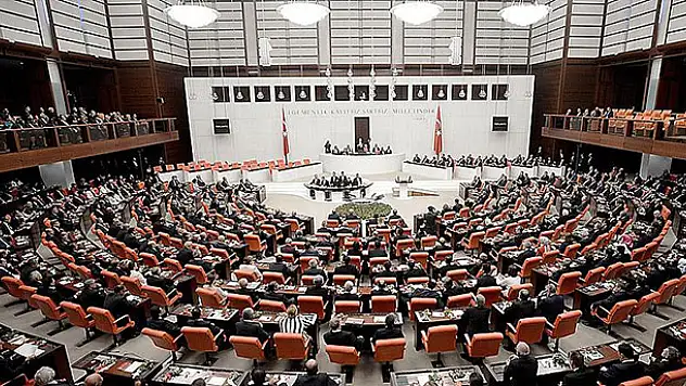 Meclis 'emeklilere zam' için mesai yapacak