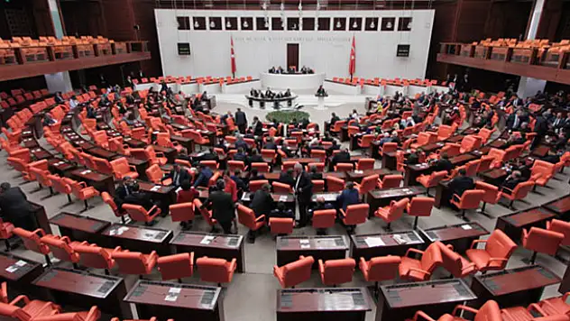 Meclis'te Afrin kavgası: 3 vekil yaralandı