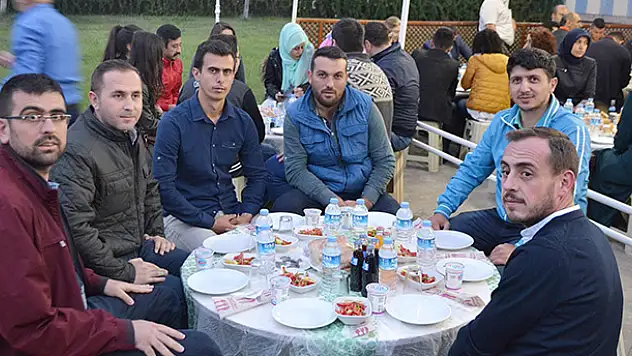 MEDAŞ'tan iftar yemeği