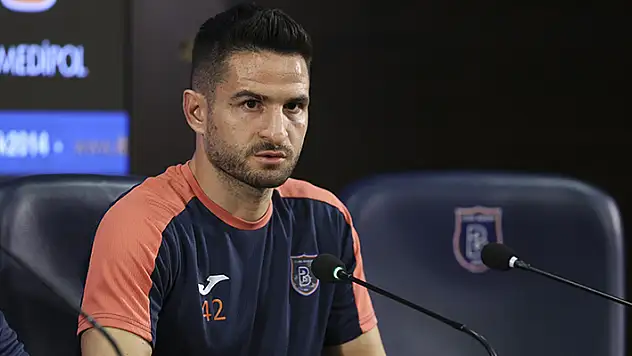Medipol Başakşehir, Ömer Ali Şahiner'le sözleşme uzattı
