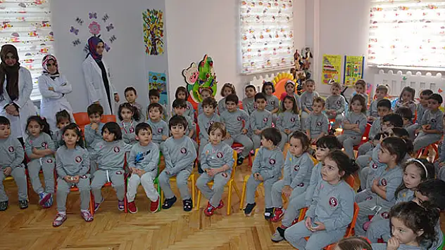 Medova'dan çocuklara diş sağlığı eğitimi