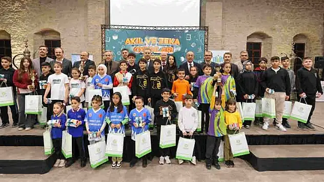 MEGA Akıl Zeka Oyunları finali nefes kesti