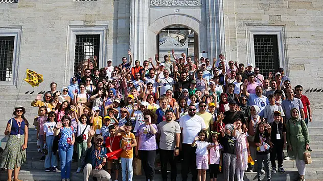 MEGA, başarılı öğrencilerini İstanbul gezisi ile ödüllendirdi