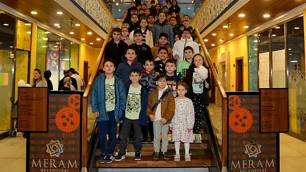 MEGA'da 'Dijital Çağda Ebeveynlik' seminerine yoğun ilgi