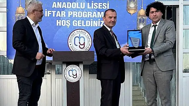 Mehmet Hanife Yapıcı Anadolu Lisesi'nde Geleneksel İftar Yemeği Büyük İlgi Gördü