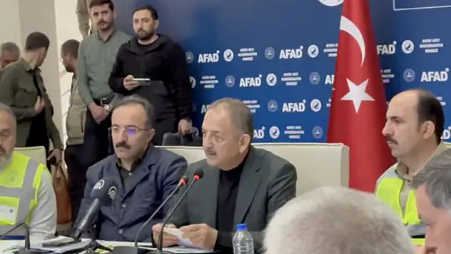 Mehmet Özhaseki: Deprem bölgesine gelen CHP belediye ekiplerinin yarısı kameraman
