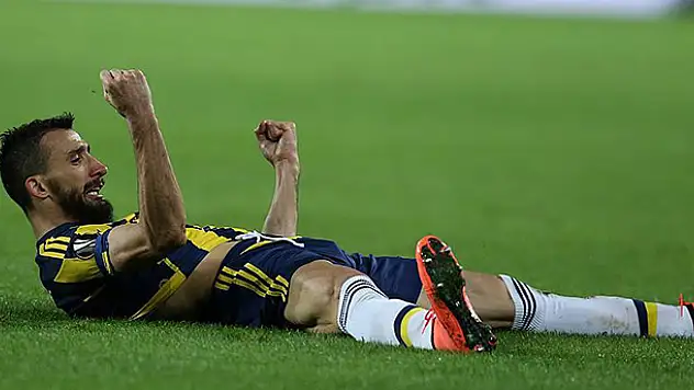 Mehmet Topal UEFA'nın 11'inde