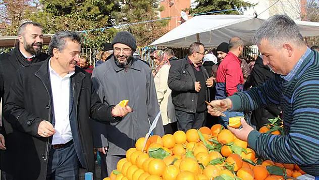 Mehmet Tutal, pazarcı esnafıyla buluştu