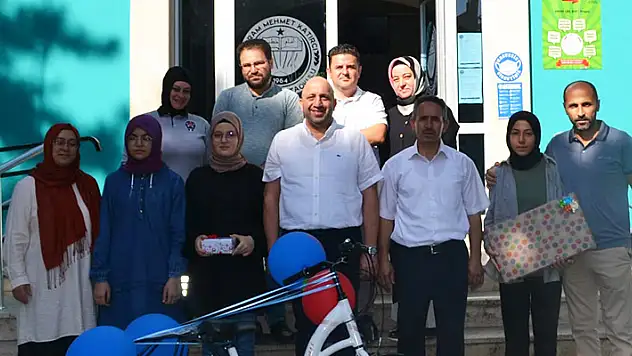 Mekpan, LGS' de başarılı öğrencileri ödüllendirdi