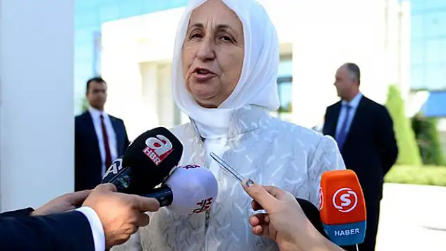 Melek İpek: İki kardeş kavga ediyor gibi geliyor bana