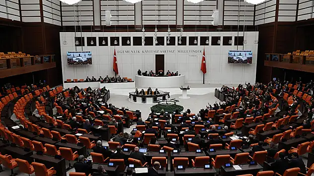 Memur ve emekli maaş artışlarını içeren kanun teklifi, TBMM Genel Kurulunda kabul edildi

