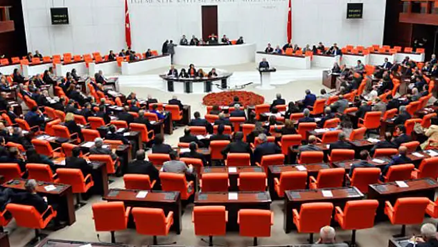 Memur ve işçilere yeni haklar kanun tasarısı TBMM'den geçti