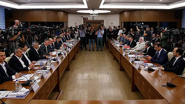 Memur ve kamu işçisinin gözü sözleşmede