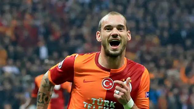 Menajeri Guido Albers: Sneijder 2 yıl daha Galatasaray'da oynayacak