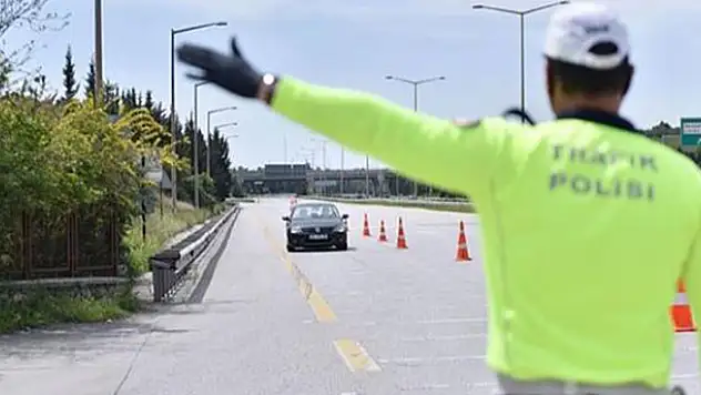 Merakla bekleniyordu! İçişleri resmen duyurdu: Yeni seyahat genelgesi...