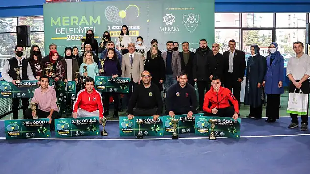 Meram 3. Kort Tenis Kış Turnuvası'nda şampiyonlar belli oldu
