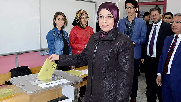 Meram Belediye Başkanı Fatma Toru Oyunu Kullandı
