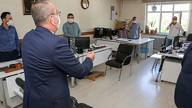 Meram Belediye Başkanı Kavuş, belediye personeliyle bayramlaştı