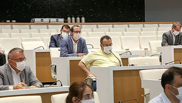 Meram Belediye Meclisi sosyal mesafe ile toplandı