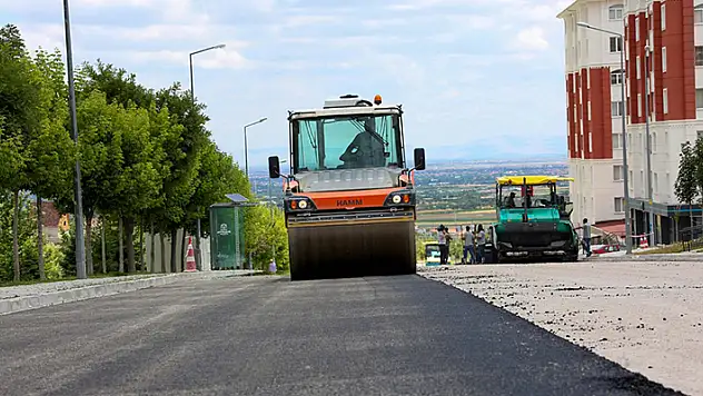 Meram Belediyesi, asfalt ve altyapı çalışmalarına devam ediyor