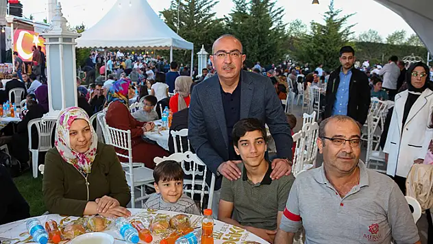 Meram Belediyesi çalışanları iftarda buluştu