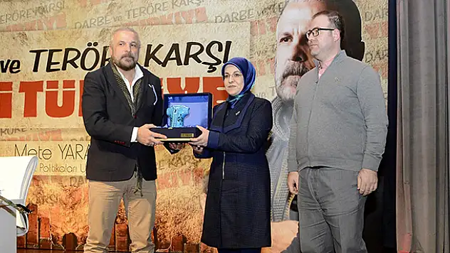 Meram Belediyesi'nden Mete Yarar konferansı