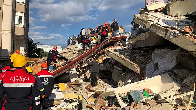 Meram Belediyesi tüm imkanlarıyla afet bölgesinde
