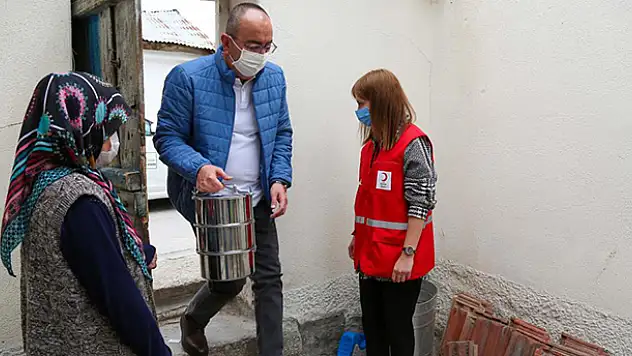 Meram Belediyesi ve Türk Kızılay Meram gönüllere dokunuyor