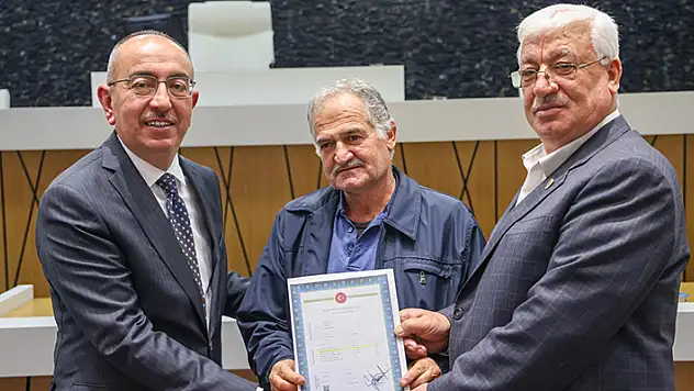 Meram Belediyesi, Yaylapınar Mahallesi'nde bin 300 vatandaşa daha tapularını teslim etti