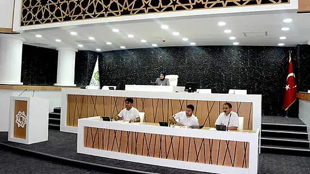 Meram Belediyesi Yeni Binasında İlk Meclis Toplantısını Yaptı