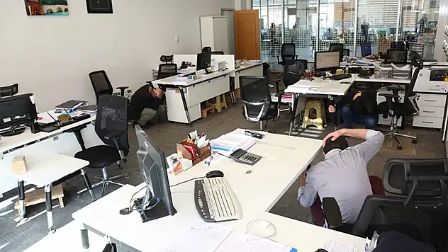 Meram Belediyesinde deprem semineri ve tatbikatı gerçekleştirildi