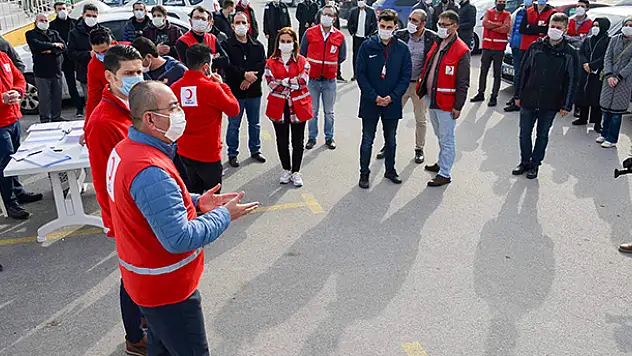Meram Belediyesinden Kızılay'a destek