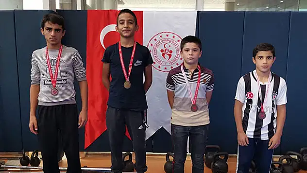 Meram Belediyespor Cumhuriyet turnuvasında şampiyon