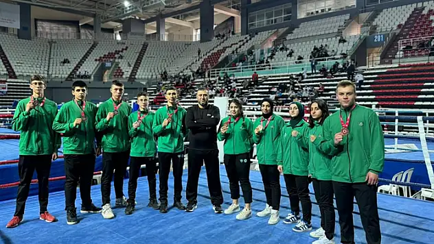 Meram Belediyespor, Kick Boks ringlerinde rüzgar gibi esti 