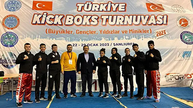 Meram Belediyespor Kick Boks Takımı, madalyalarla döndü