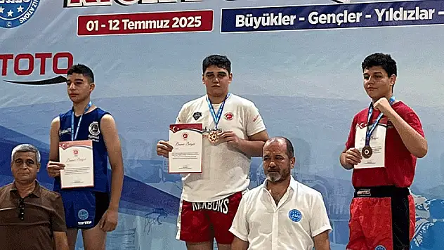 Kick Boks'ta gururlandıran bir başarı daha