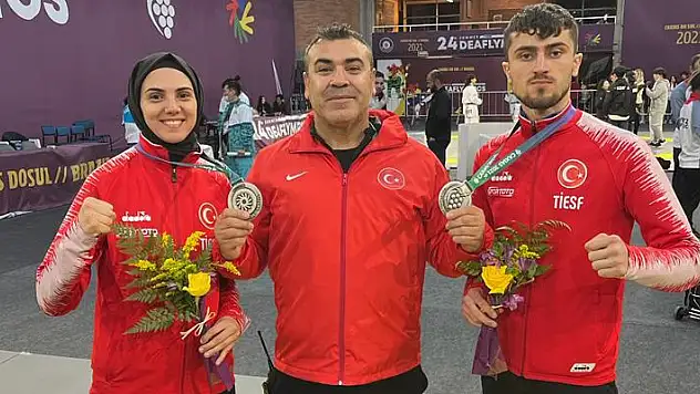 Meram Belediyesporlu taekwondoculardan 2 gümüş madalya