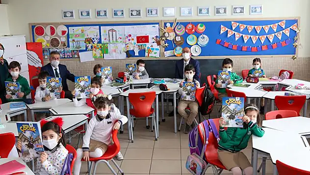 Meram'da 1. ve 2. sınıf öğrencilerine Bizim Çocuk Dergisi dağıtıldı