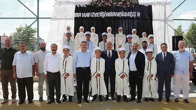 Meram'da 17 genç hafız icazet heyecanı yaşadı