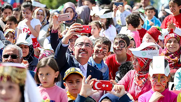 Meram'da 23 Nisan'da 80 Binde Devri Alem Parkı ücretsiz hizmet verecek
