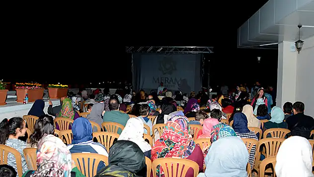 Meram'da açık havada sinema keyfi