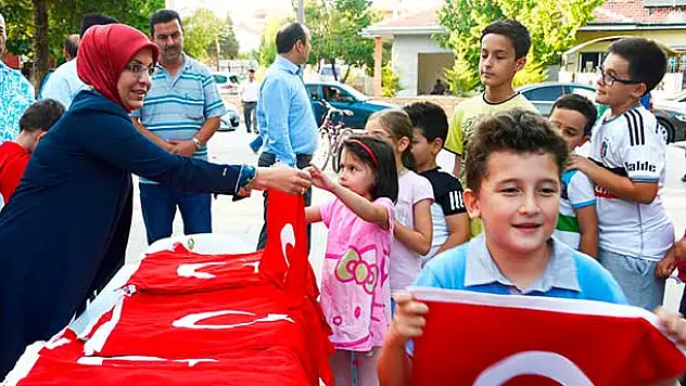 Meram'da 'Bayrak As' kampanyası