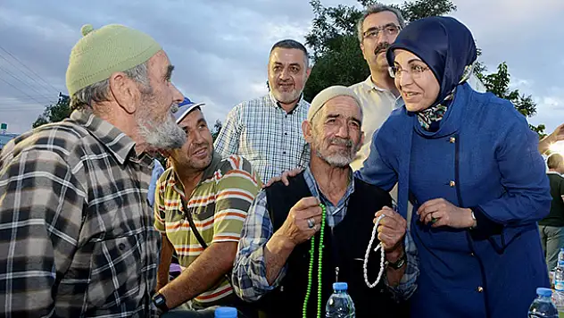 Meram'da kardeşlik iftarı sürüyor