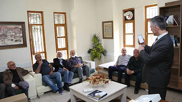 Meram'daki emekliler lokallerinde öğrenmenin yaşı yok