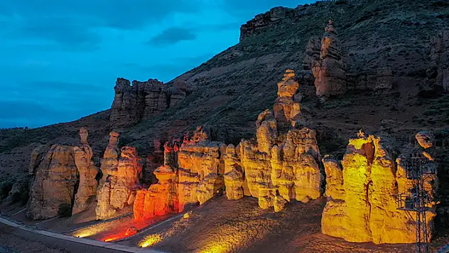 Meram Dere'nin peri bacaları Kızlar Kayası, turizme kazandırılıyor