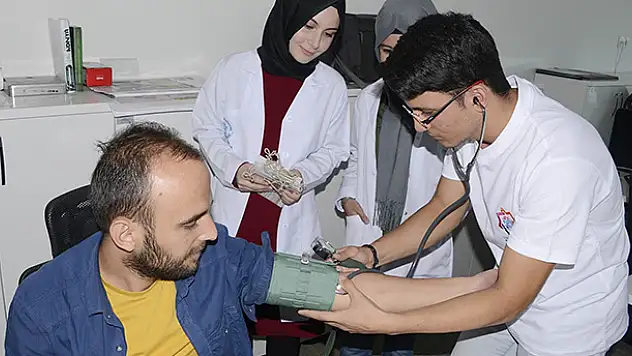 Meram Gençlik Meclisi'nden 'kalp' duyarlılığı