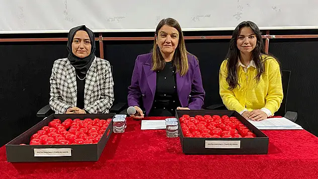 Meram Gençlik Merkezi'nde kura çekimi düzenlendi