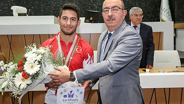 Meram göz dolduruyor
